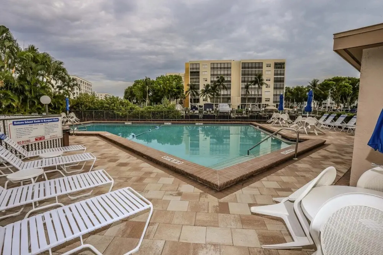 Estero Yacht & Racquet 322