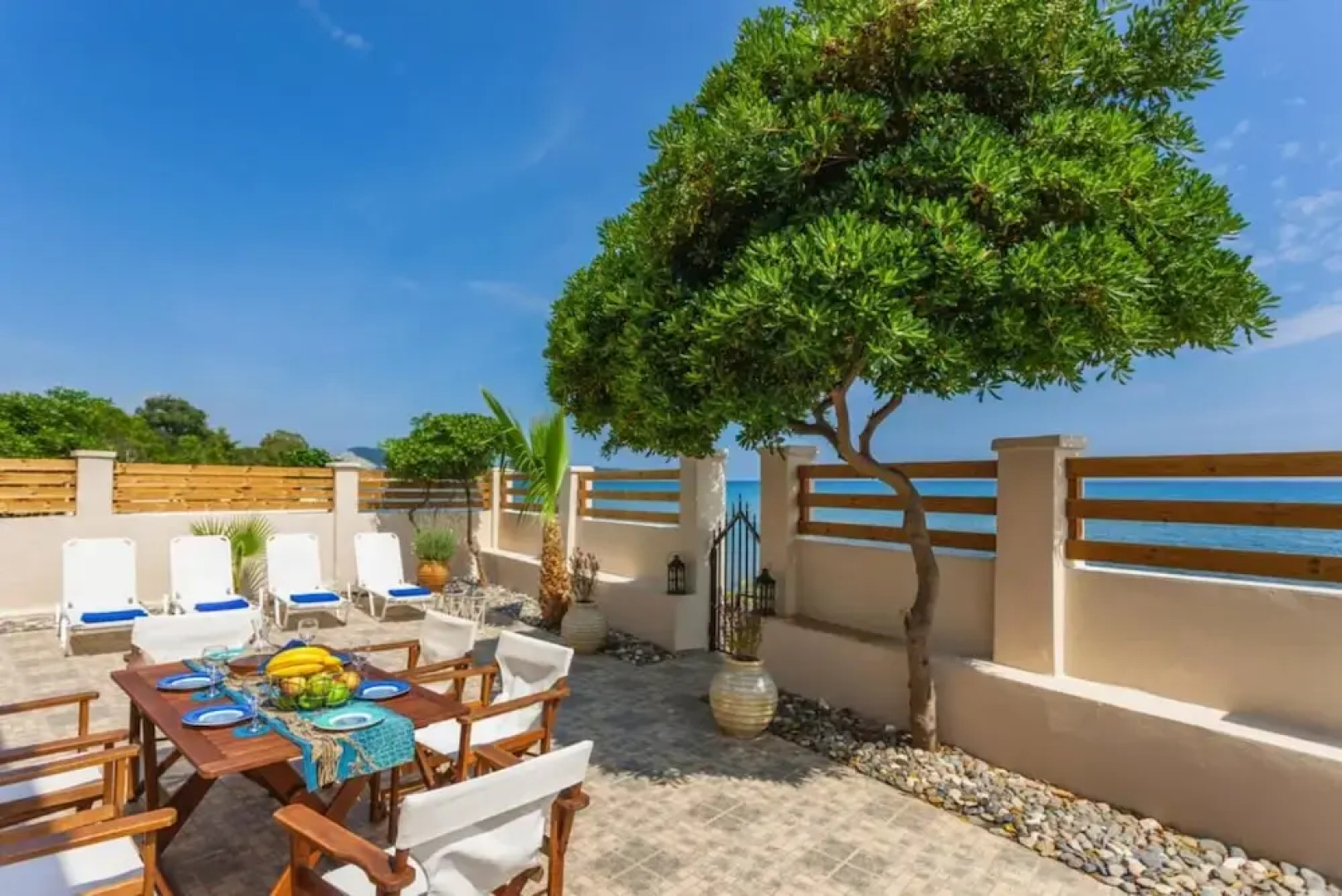 Villa Elizabeth - Seafront Modern Villa - Villa Elizabeth - Seafront Classic Villa