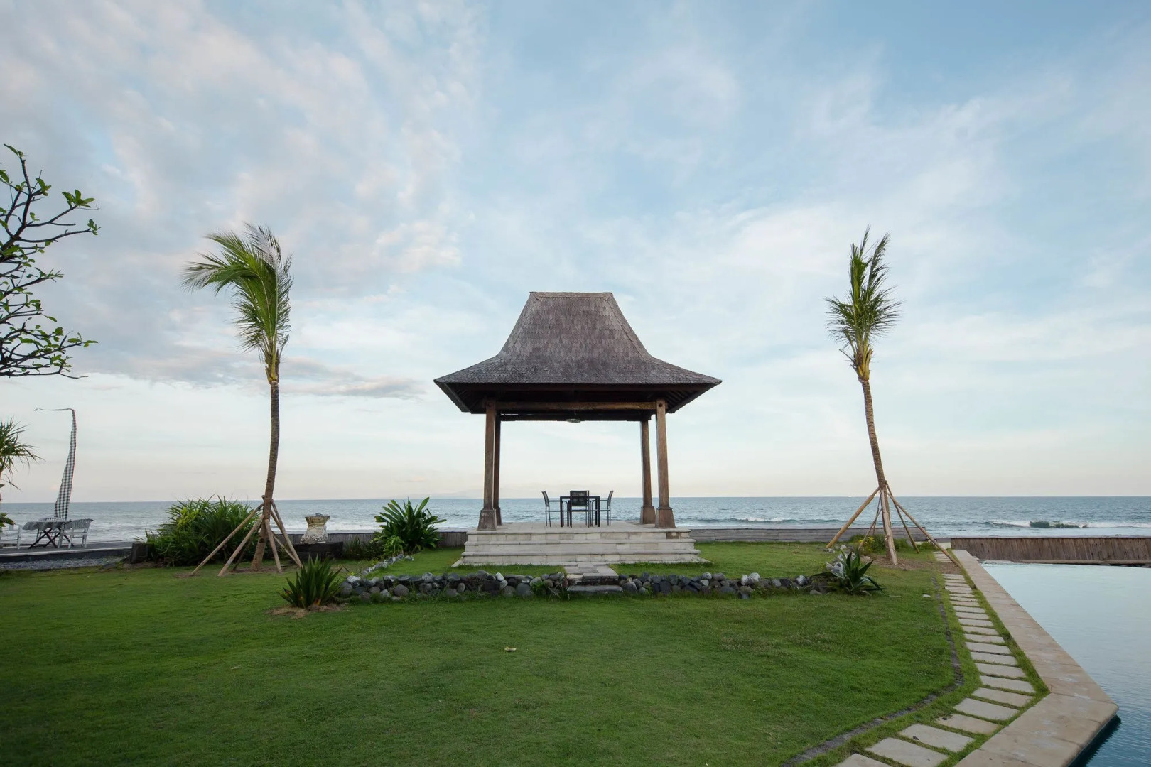 Suarti Resort Villas & Gallery