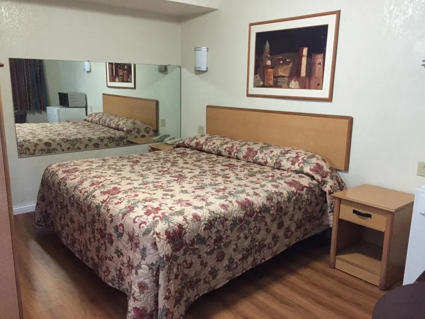 American Inn & Suites