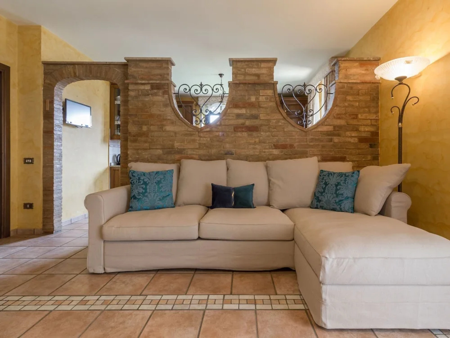 Beautiful Villa With Private Swimming Pool and Close to the sea