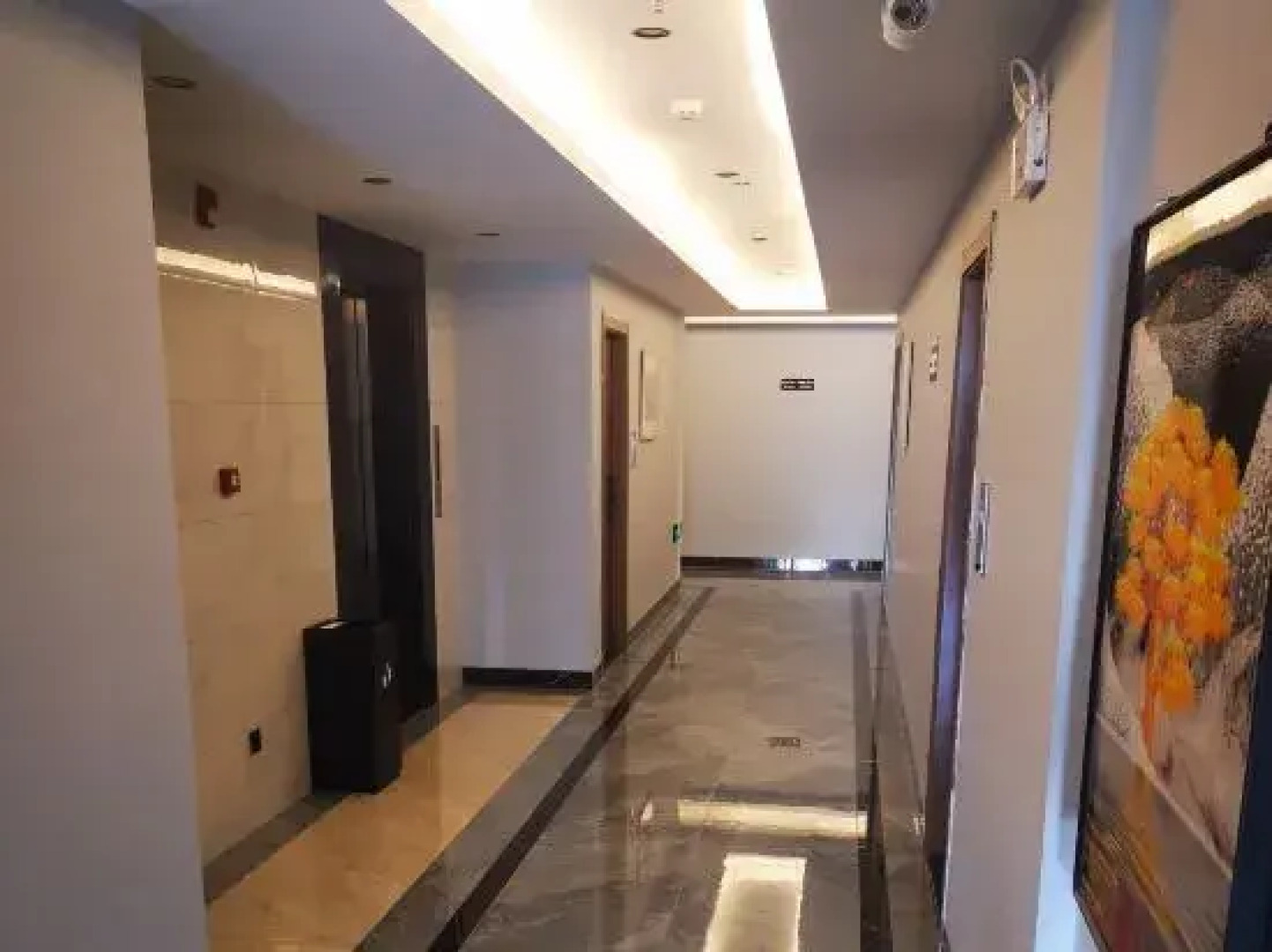 Qiongzhong Santaiyuanlong Business Hotel