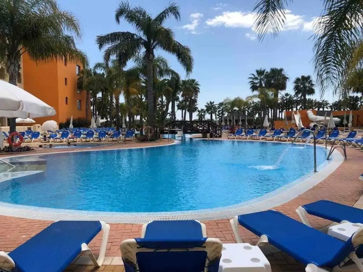 Apartment With 2 Bedrooms in Ayamonte, With Wonderful sea View, Pool Access and Furnished Terrace - 100 m From the Beach