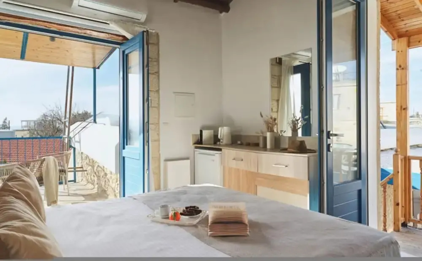 The Orchard Loft a Secluded Suite