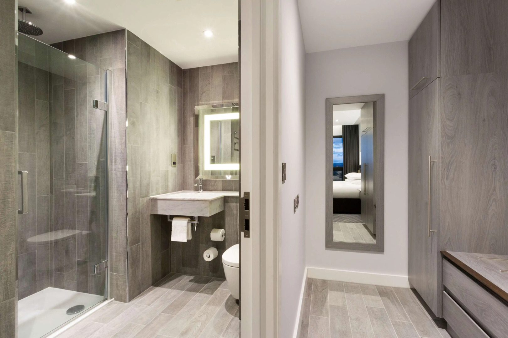 DoubleTree by Hilton Edinburgh - Queensferry Crossing