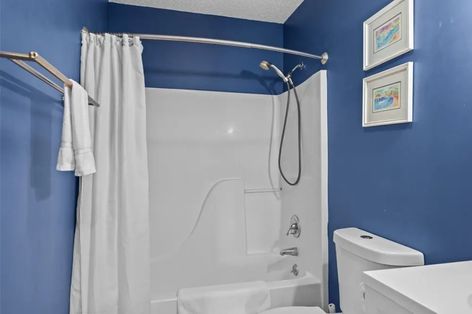 Coastal Tide 3 Bedroom Home by RedAwning