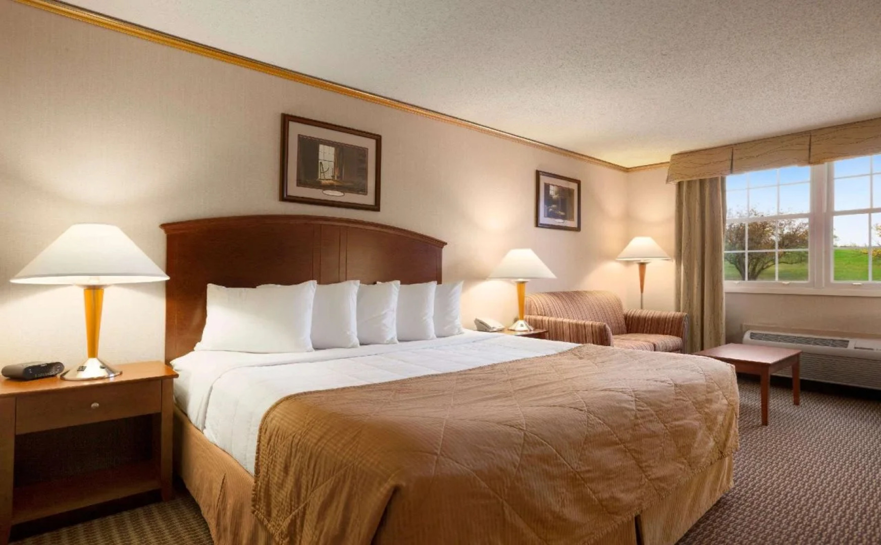 Ramada Williamsburg and Wasserbahn Waterpark