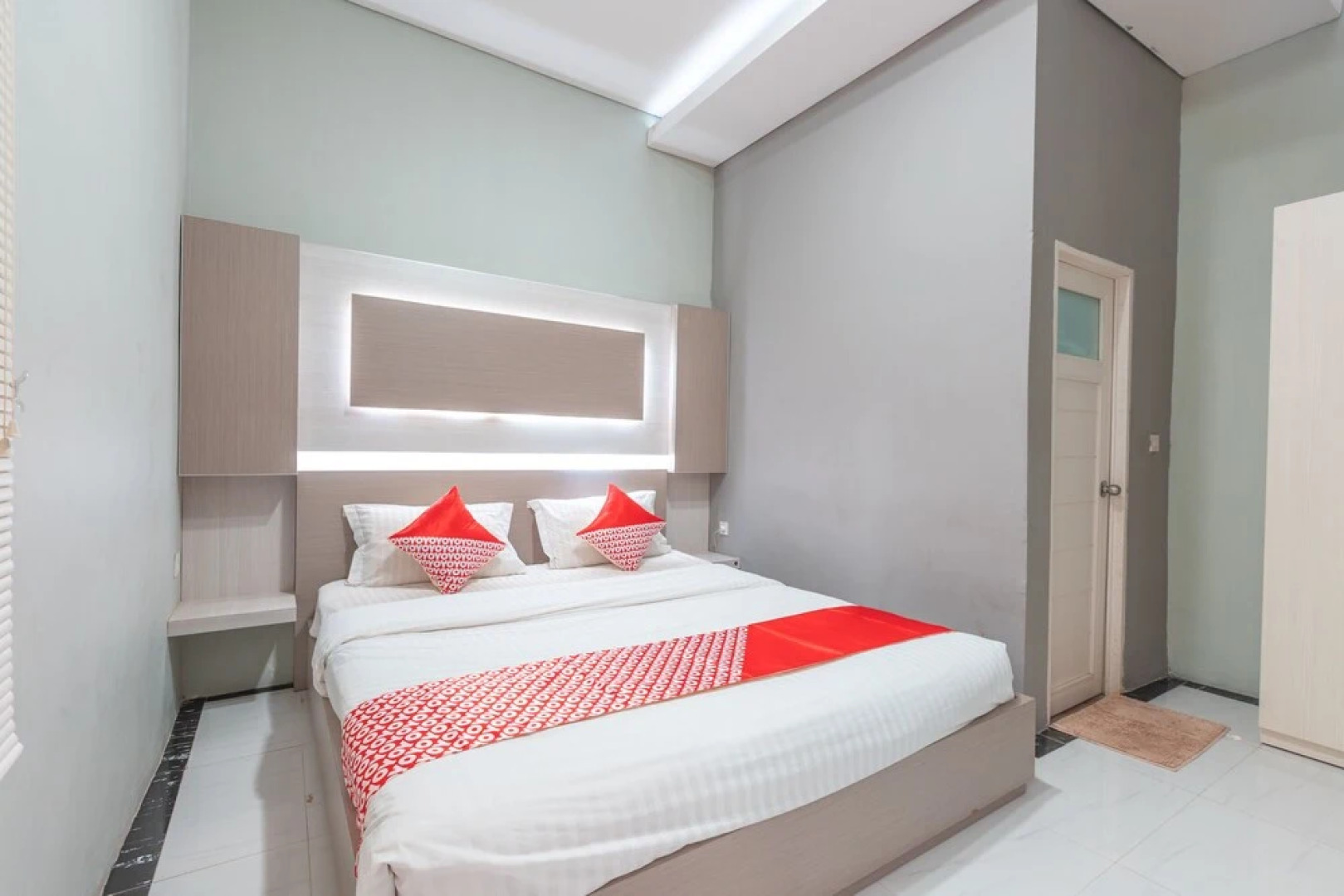 Yayah Rooms Syariah by OYO Rooms