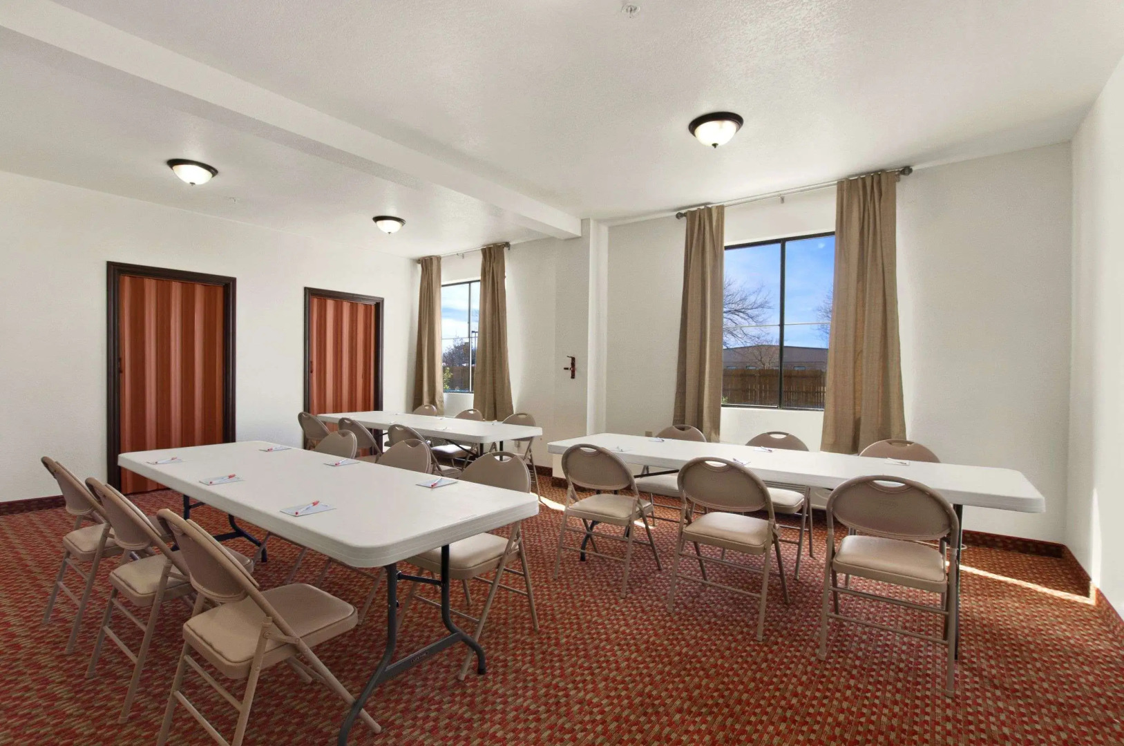 Howard Johnson by Wyndham Lubbock TX