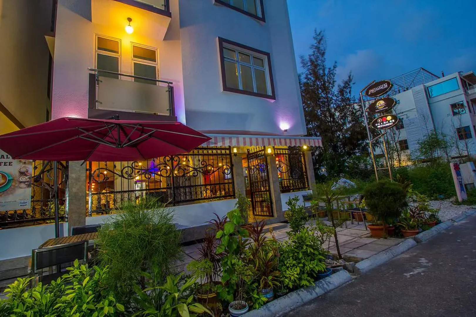 Отель Airport Comfort Inn Premium