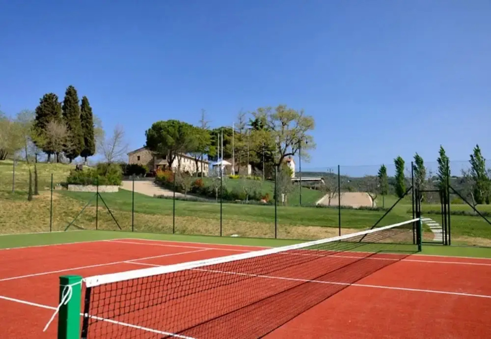 Dante With Whirlpool Sauna and Pool