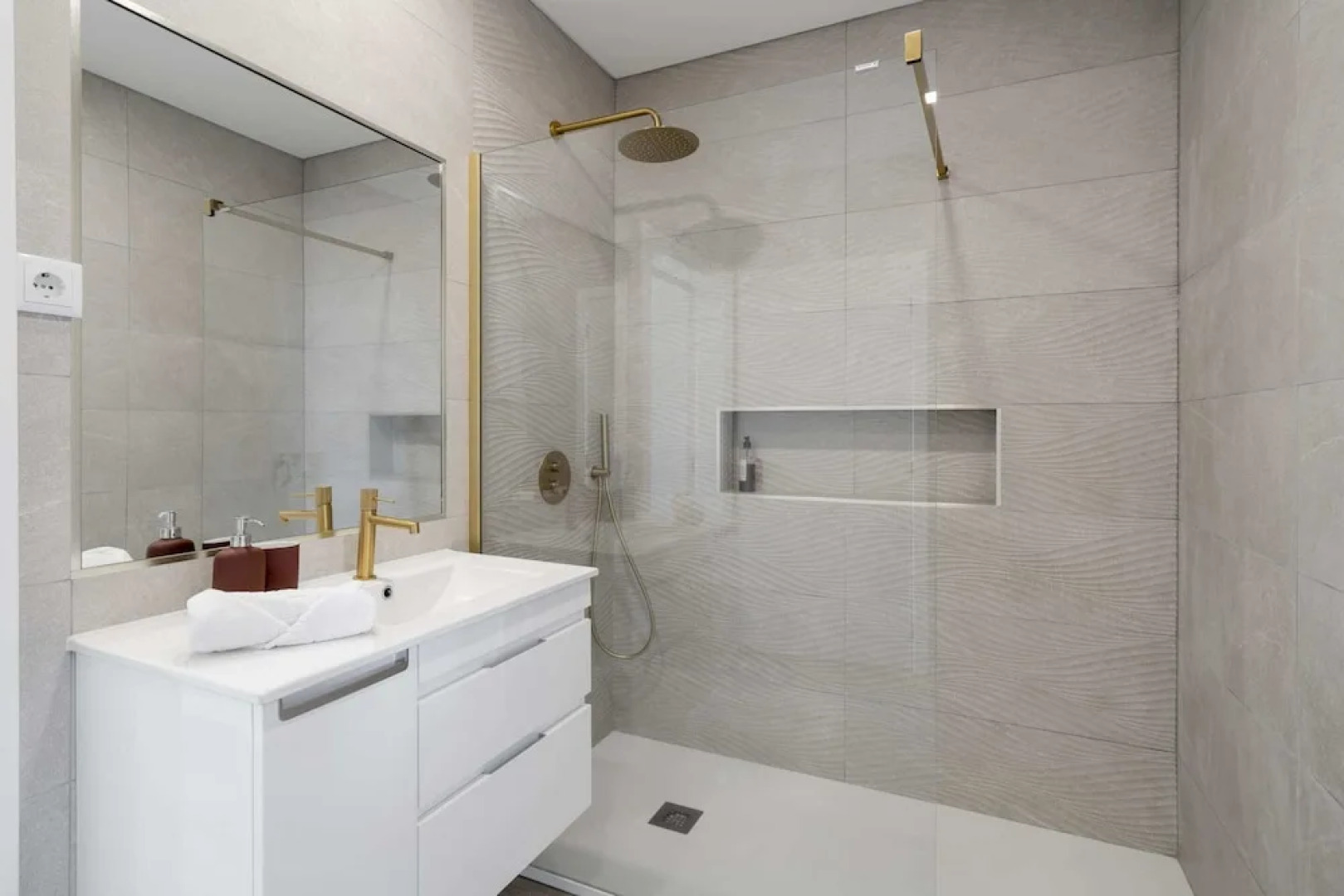 Family Vacation With Private Pool - Vila Chu