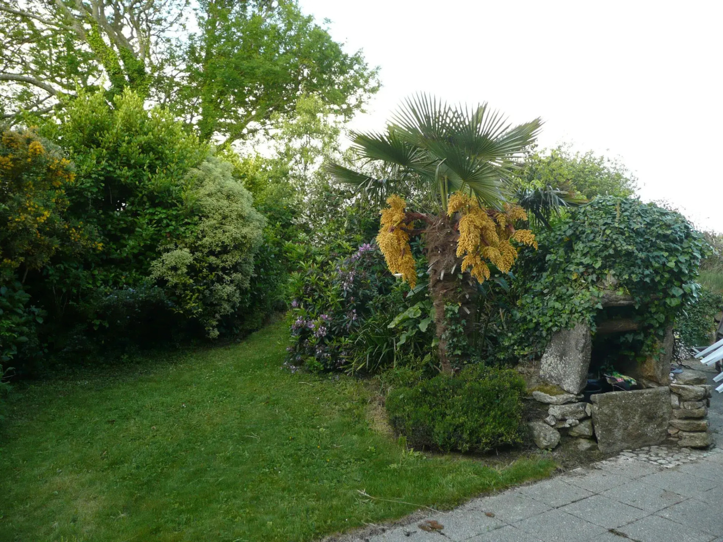 Granite stone house with fireplace, Plouguerneau