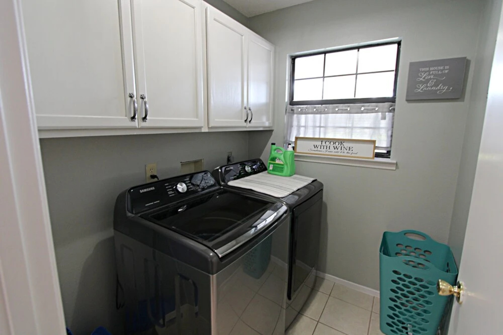 The Peaceful One 3 Bedroom Home by Redawning