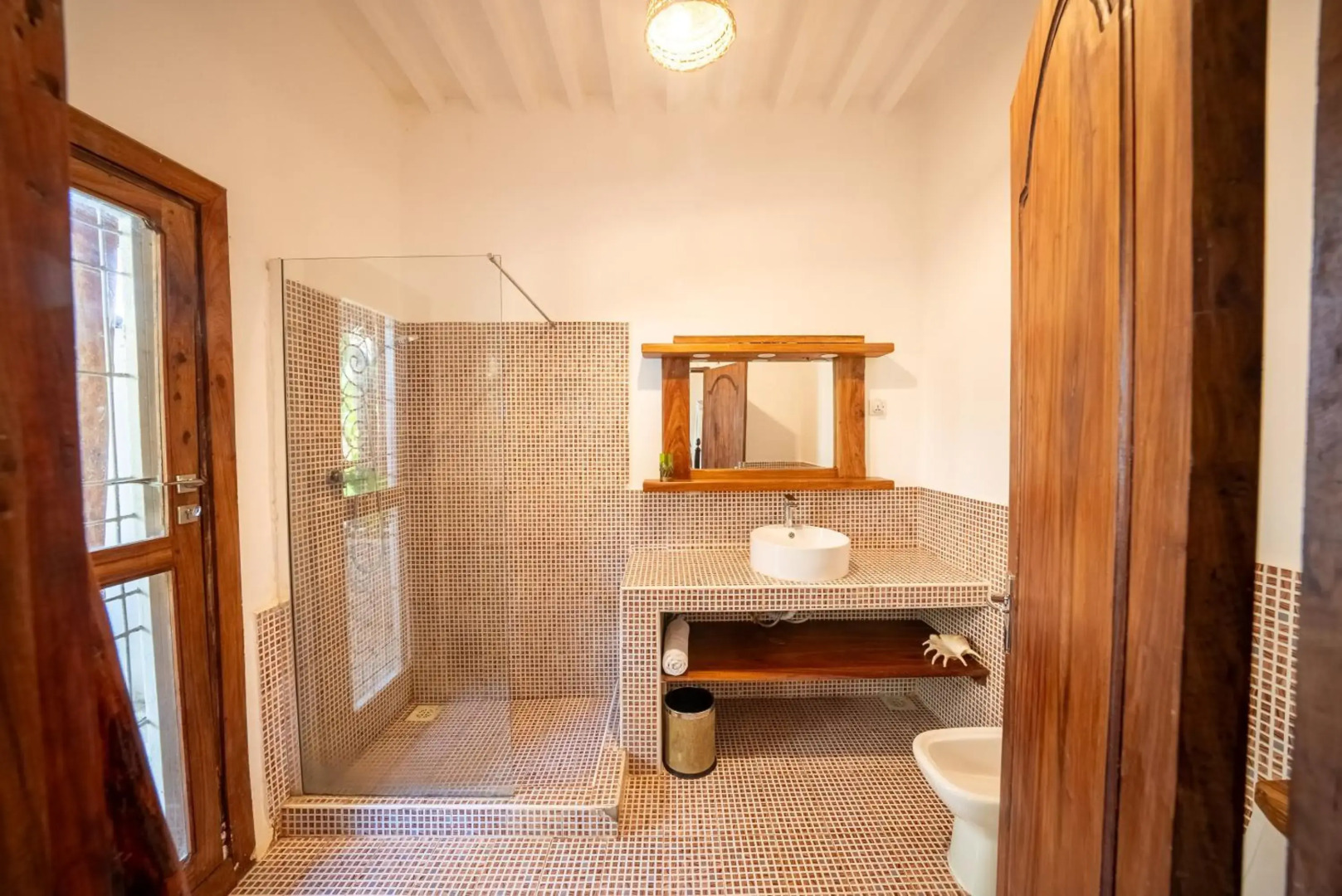 Beachfront Turtle House ZanzibarHouses