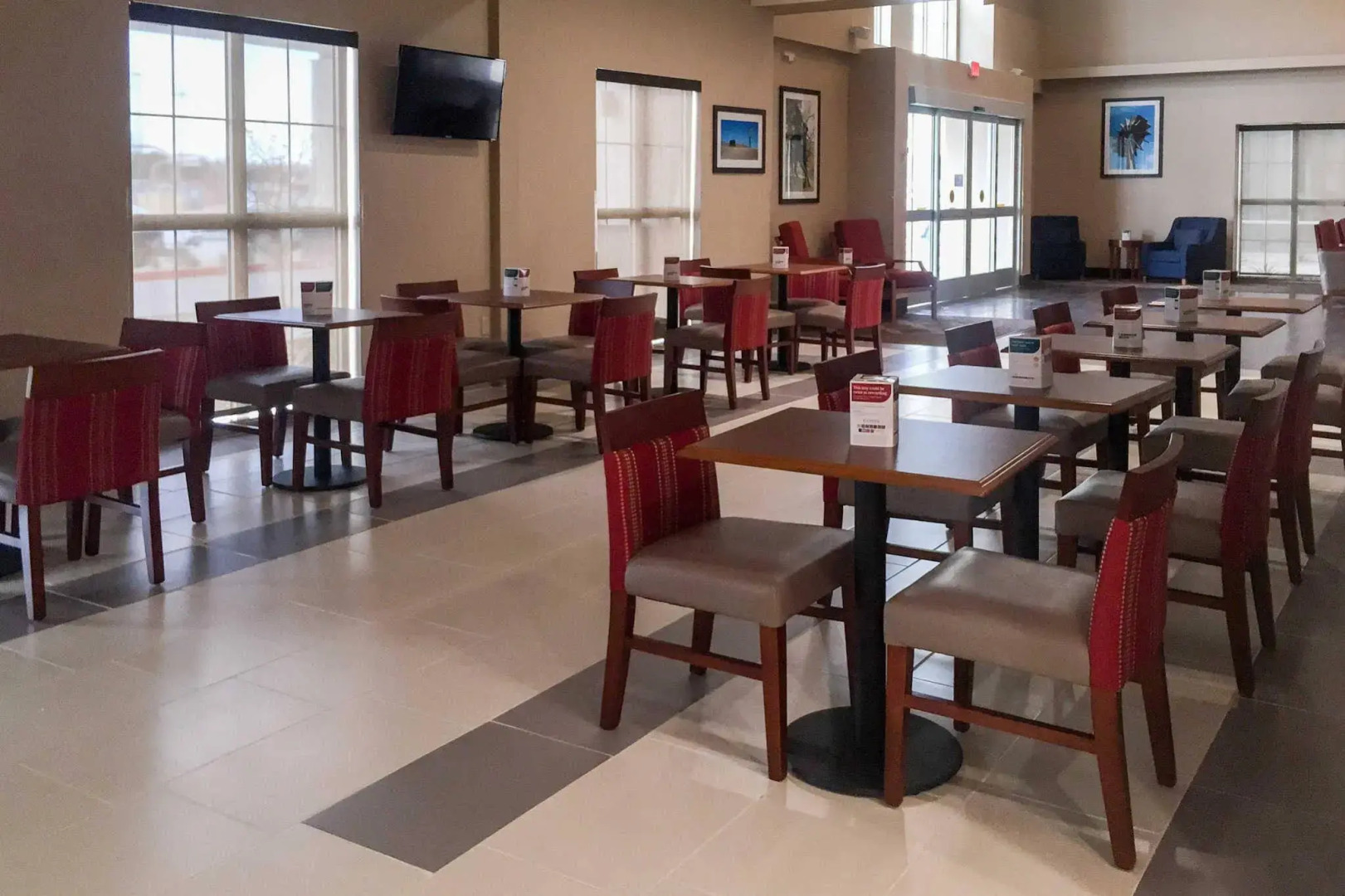 Comfort Suites University