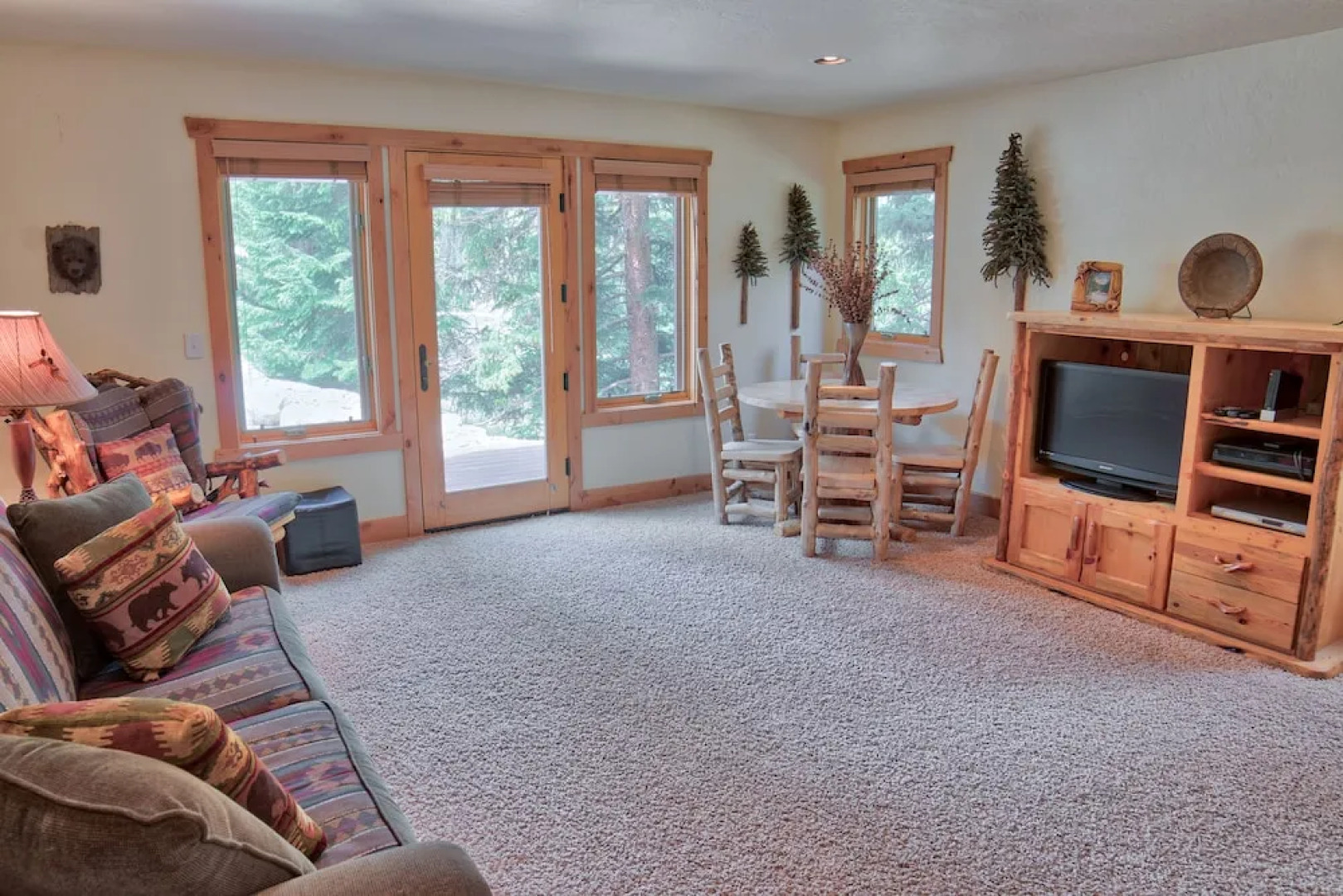 Moose Meadow Retreat Private Home with Hot Tub