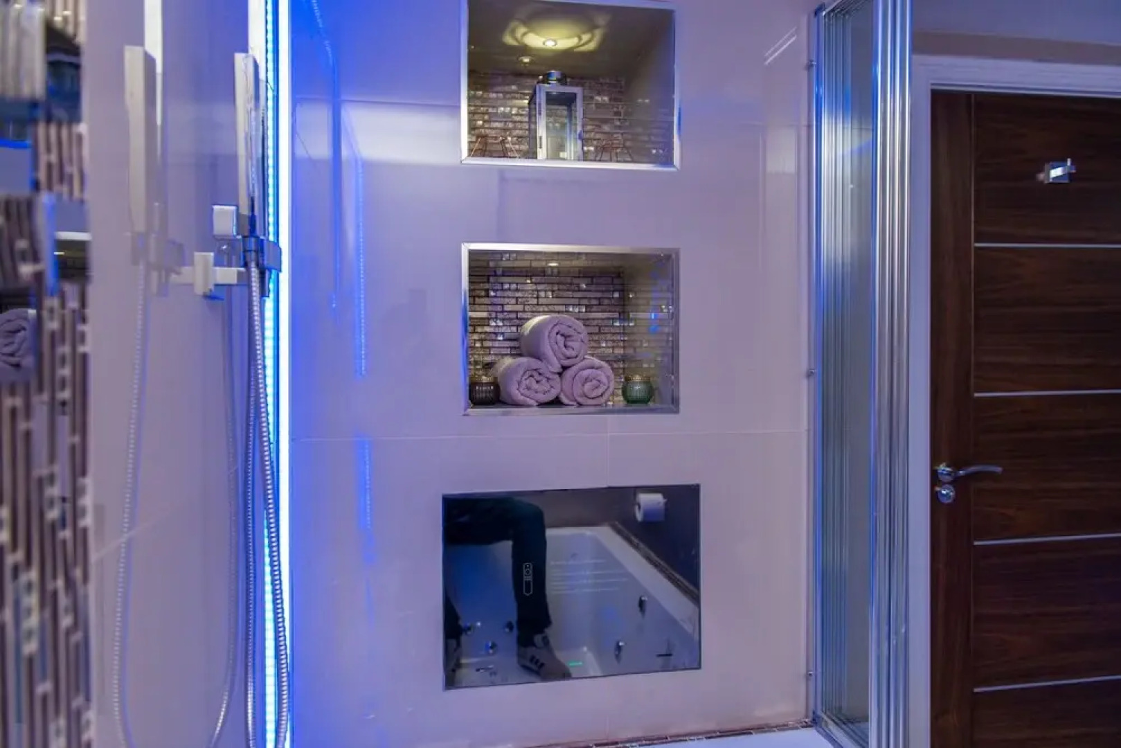 Aphrodite Suites Huddersfield