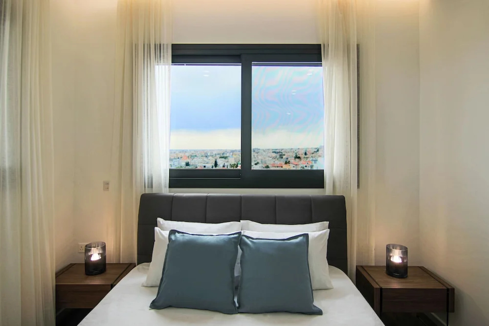 Phaedrus Living: Sea View Anna Residence 301