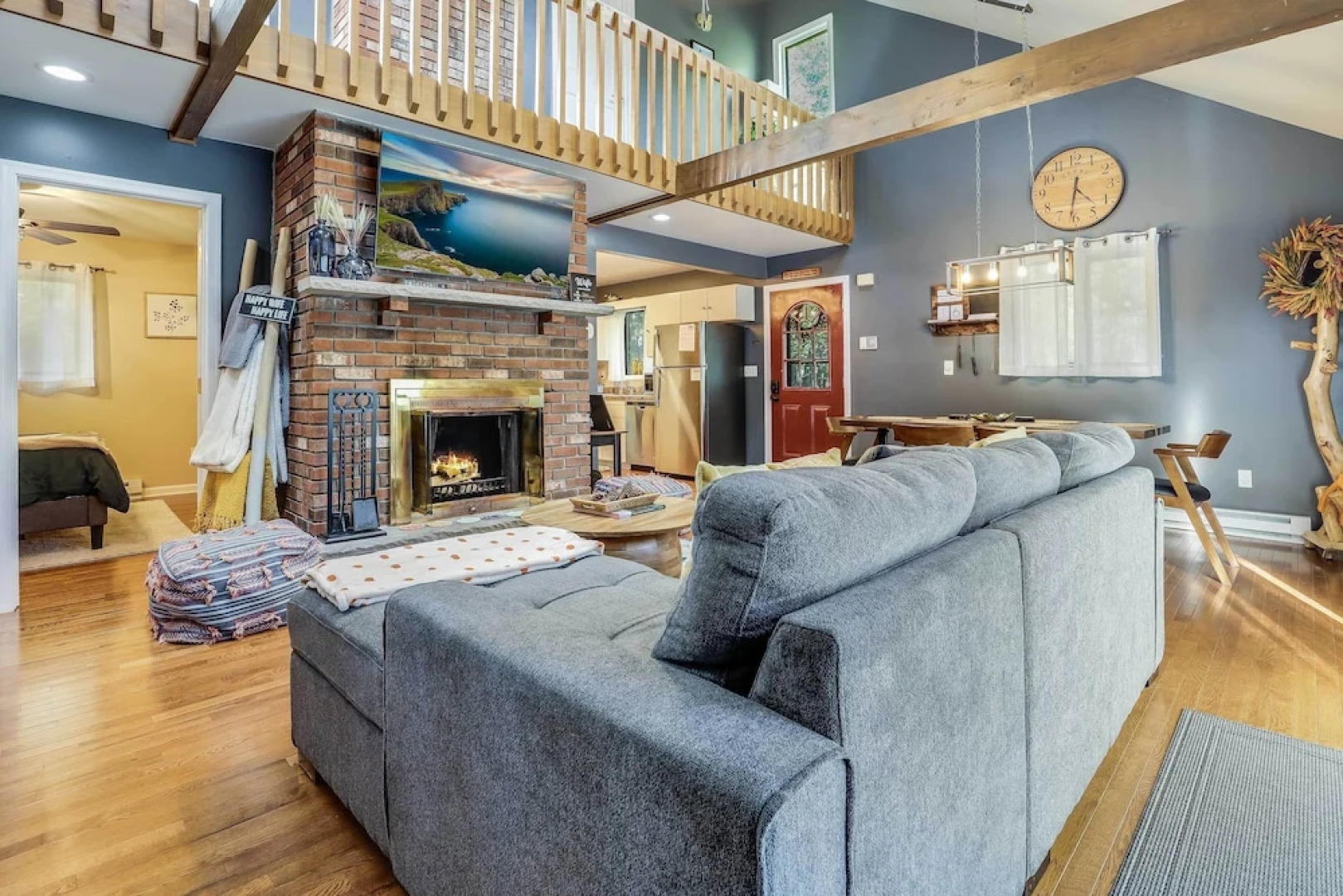 Hot Tub, Fire Pit & Barrel Sauna: Poconos Abode