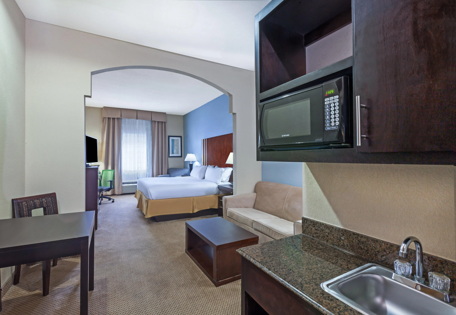 Holiday Inn Express Hotel & Suites BEAUMONT NW by IHG