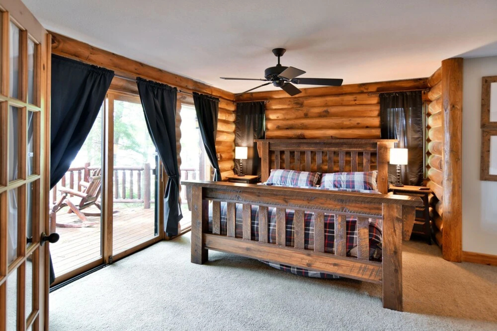 Lumberjack Lodge 5 Bedroom Home by RedAwning