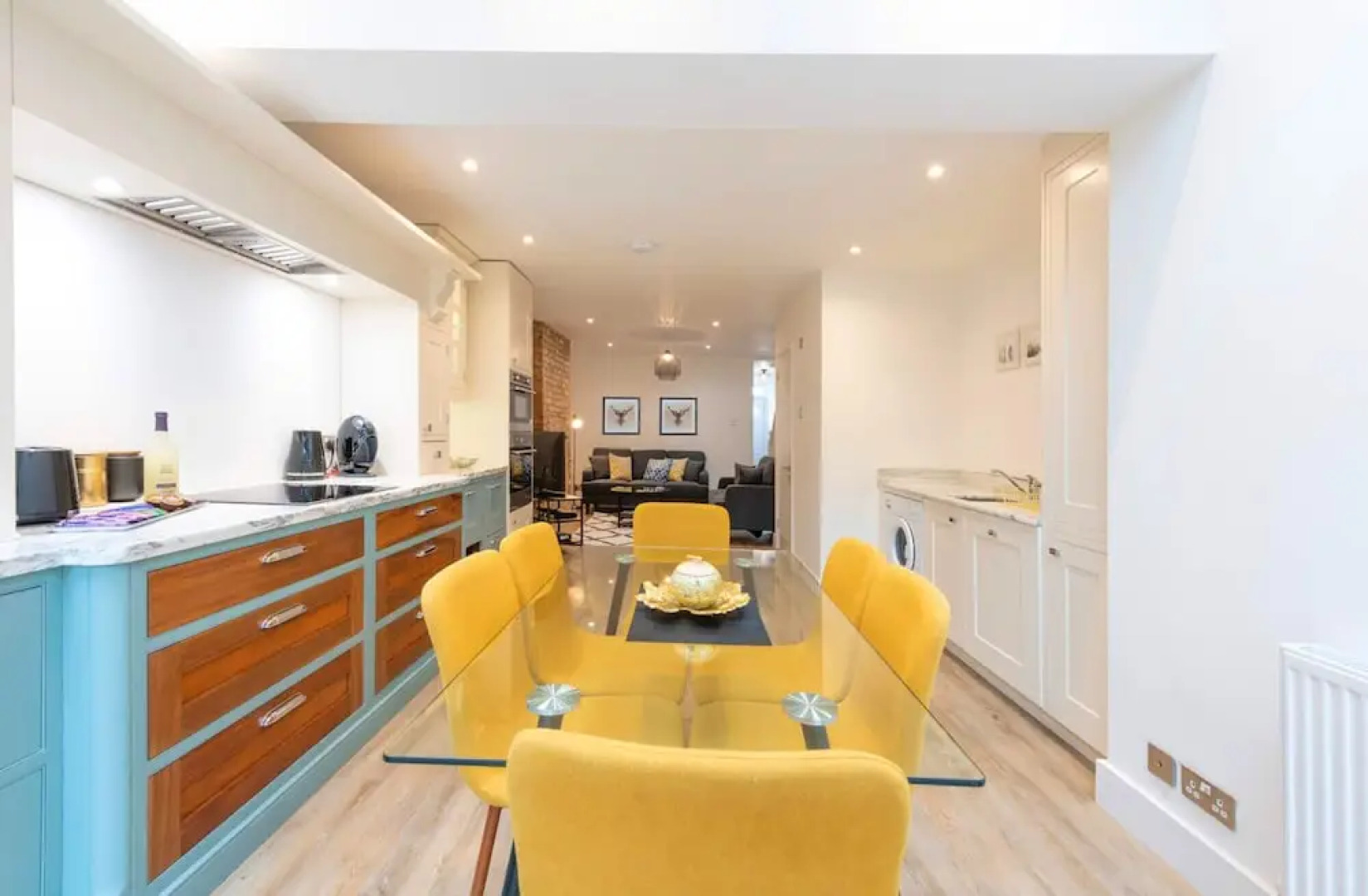 Temple Twenty5 - A Newly Refurbished, Modern Style Large 3 Bedroom House