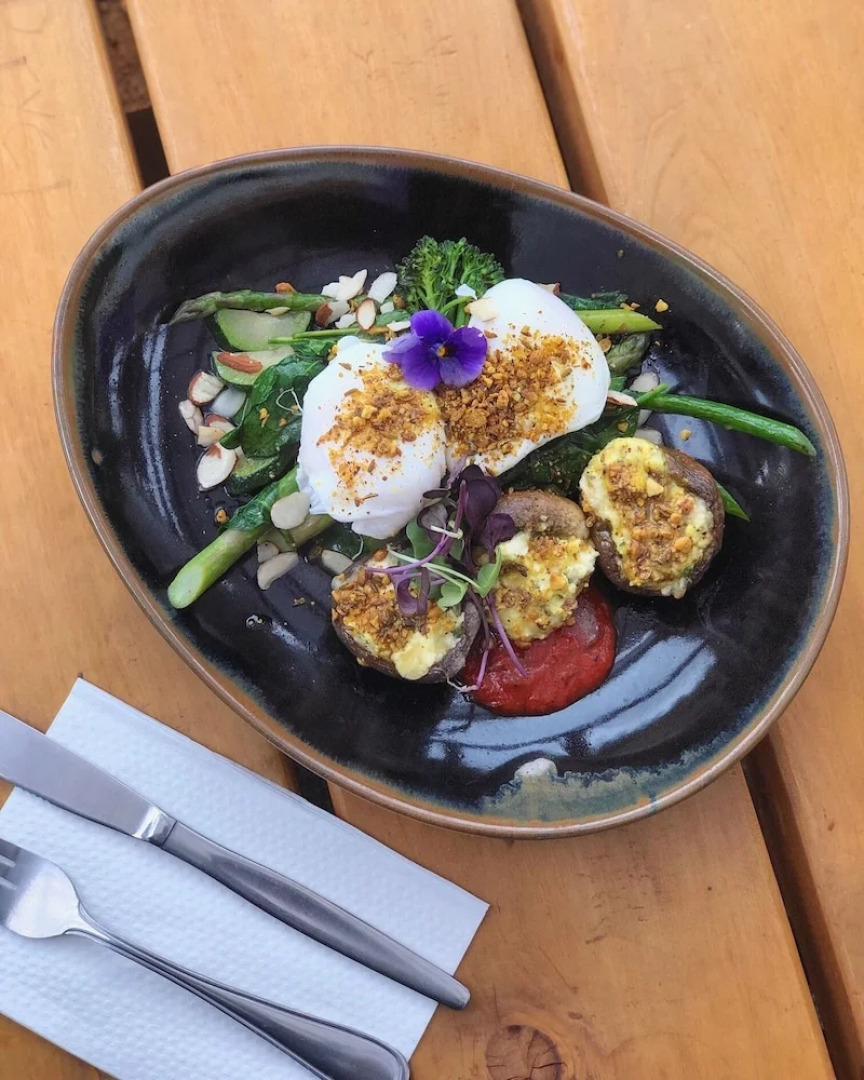 Whistling Frog Cafe & Accommodation