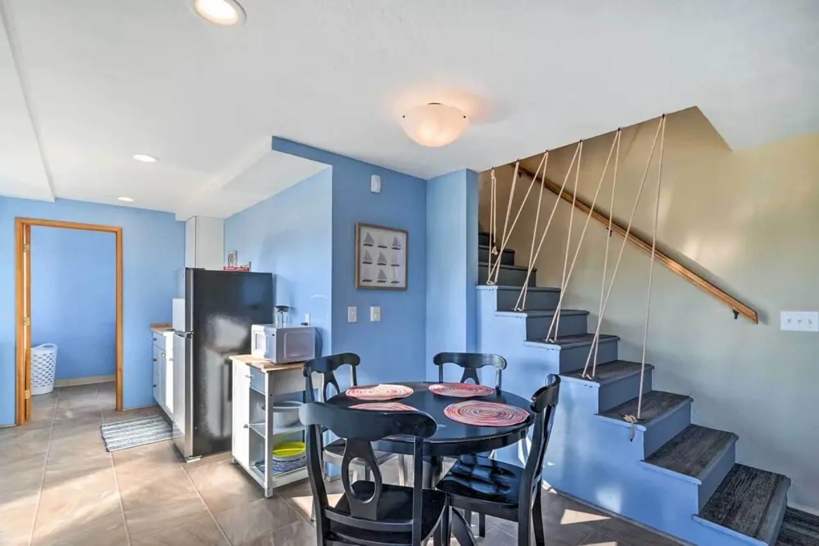 Lakefront Lynwood Home w/ Deck - 19 Mi to Seattle!