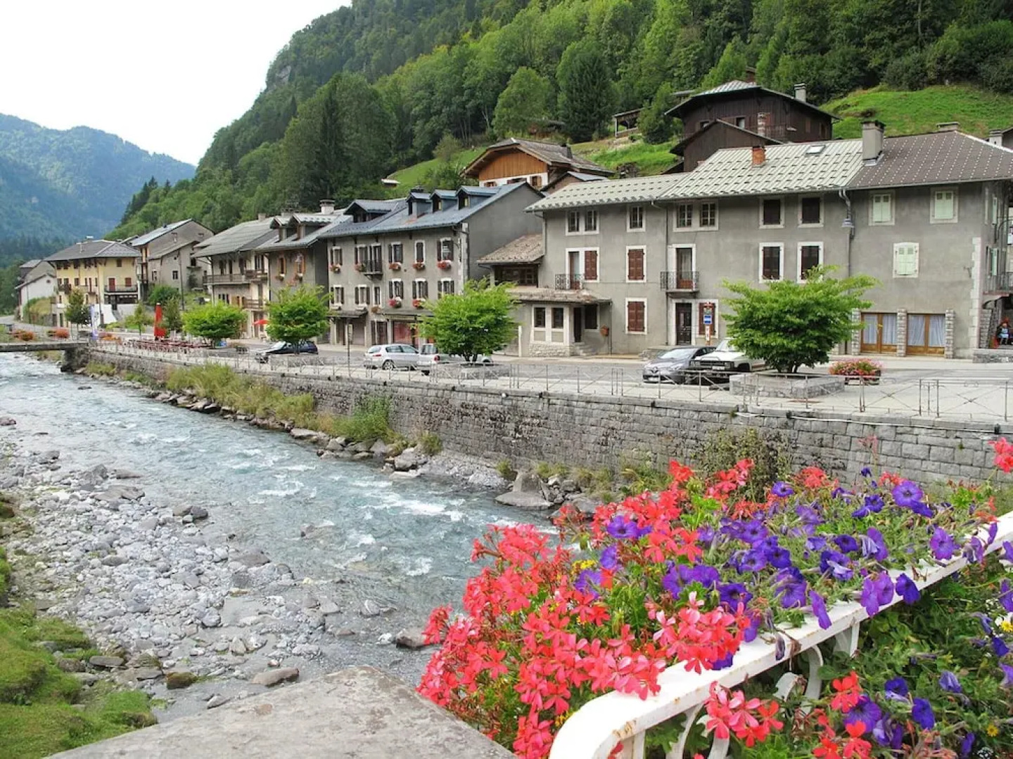 Chalet With 2 Bedrooms in Sixt-fer-à-cheval, With Wonderful Mountain View and Furnished Terrace