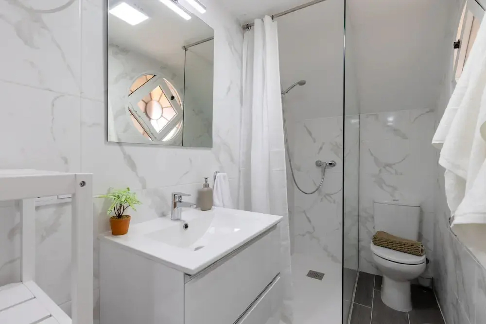 Coral Seashell Ground Floor by Fidalsa