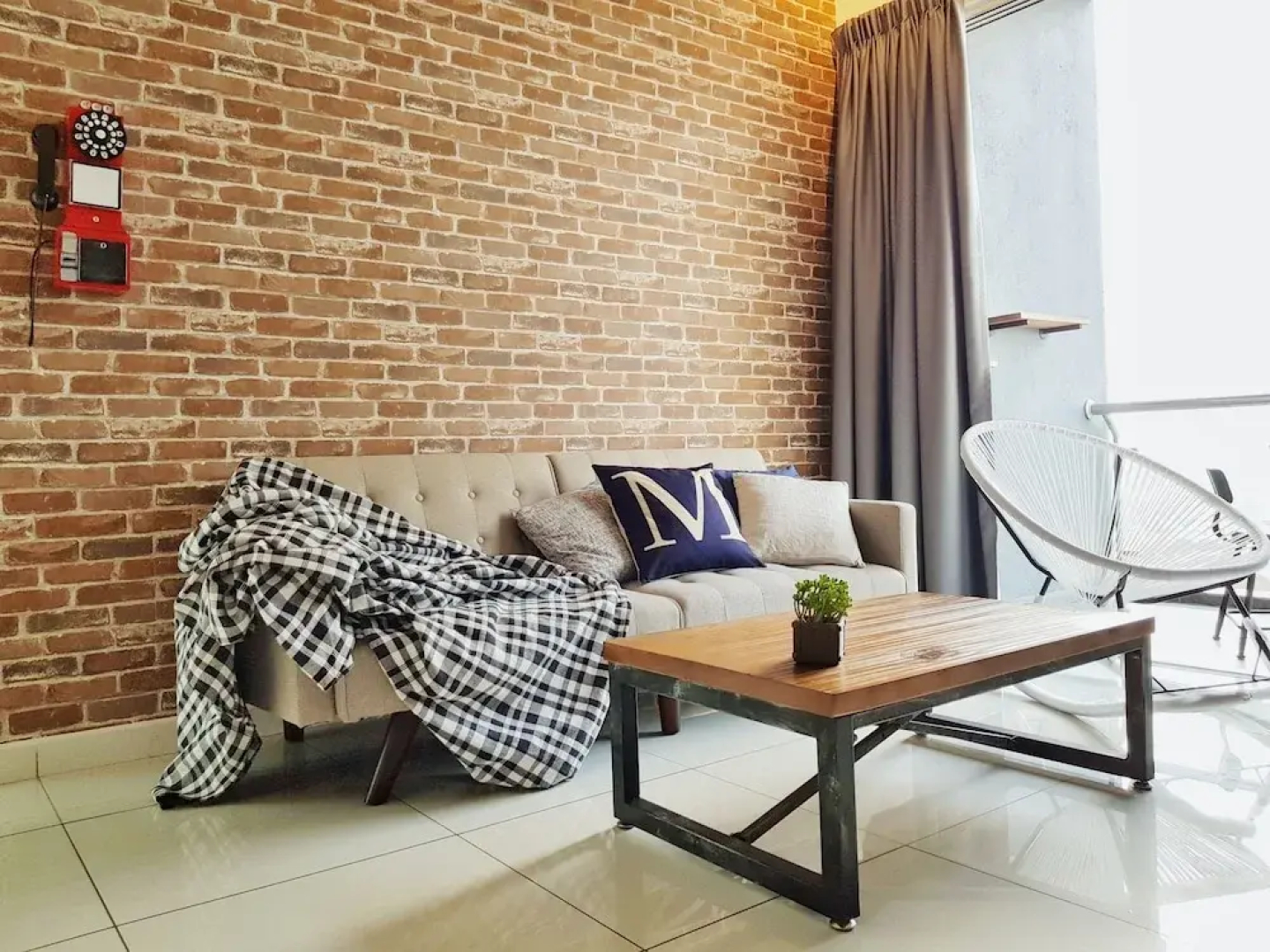 Teiw Family Homestay at Skypod Residence Puchong