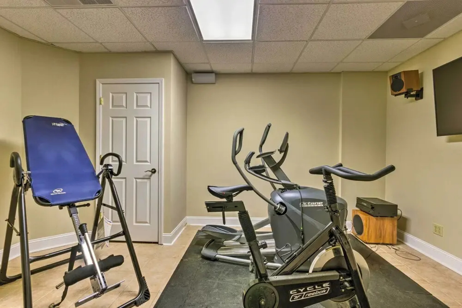 Spacious Elk Mountain Sanctuary w/ Deck & Views!