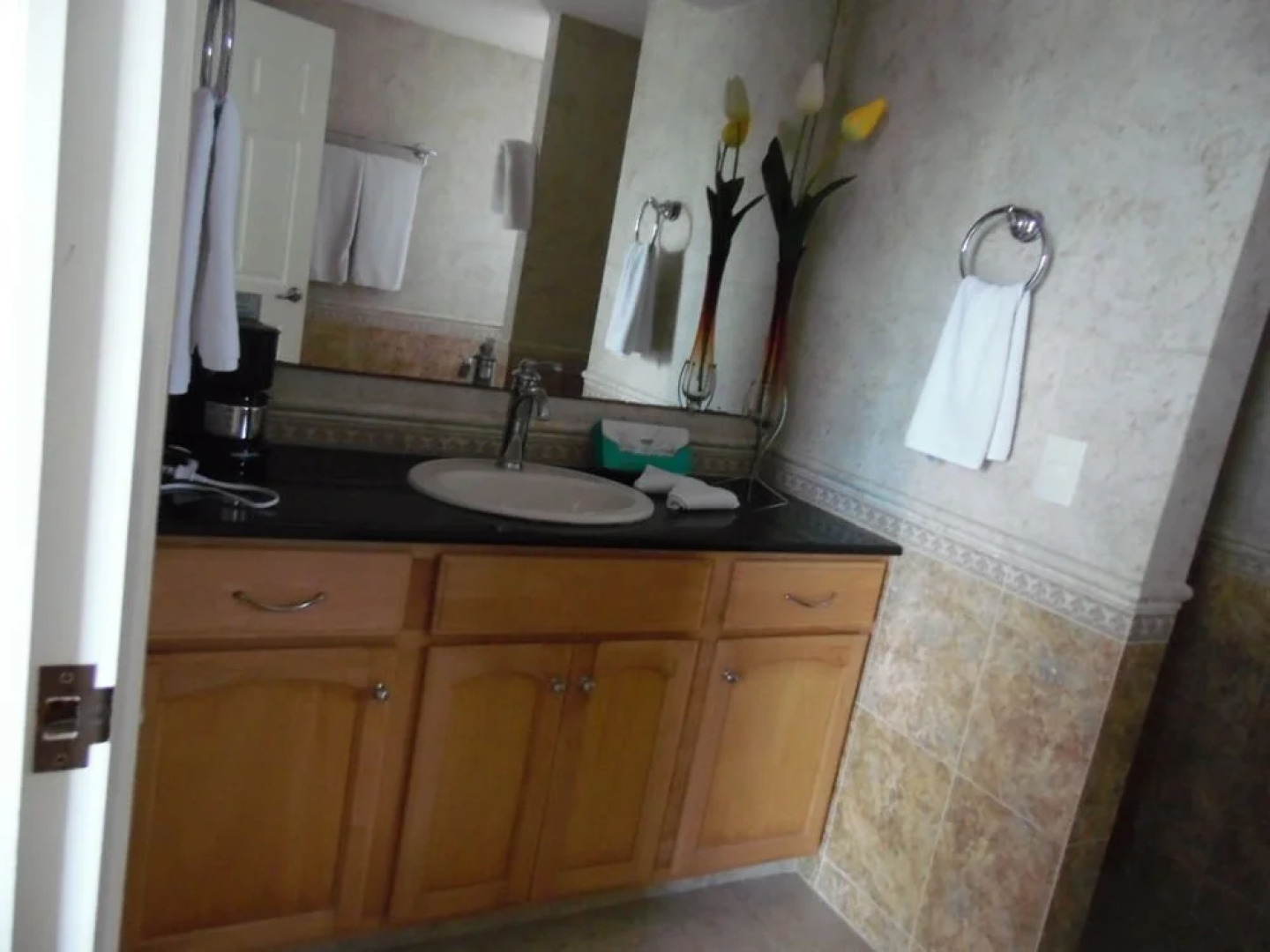 El Cantil Condominiums