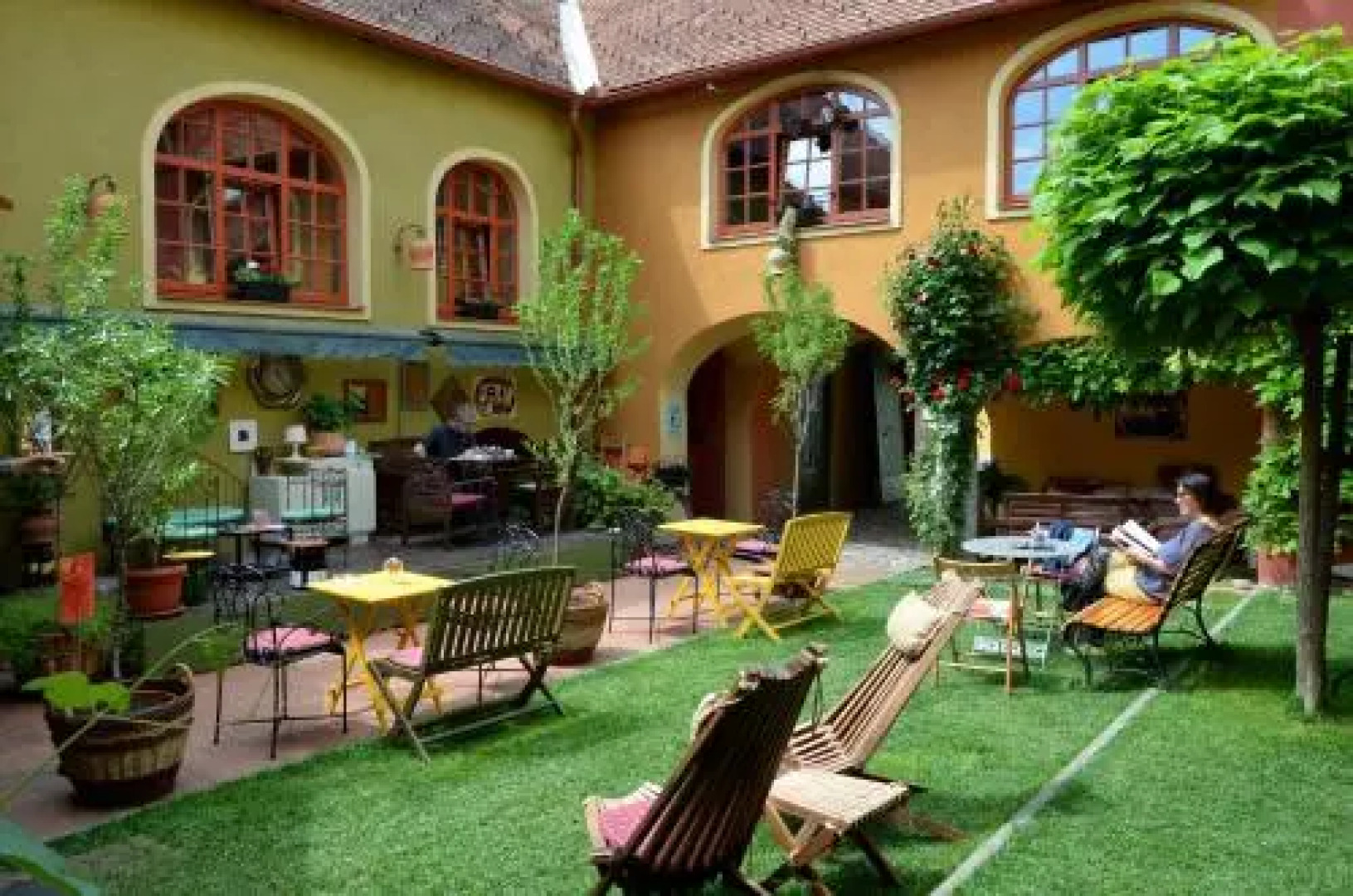 Muzikafe Bed & Breakfast