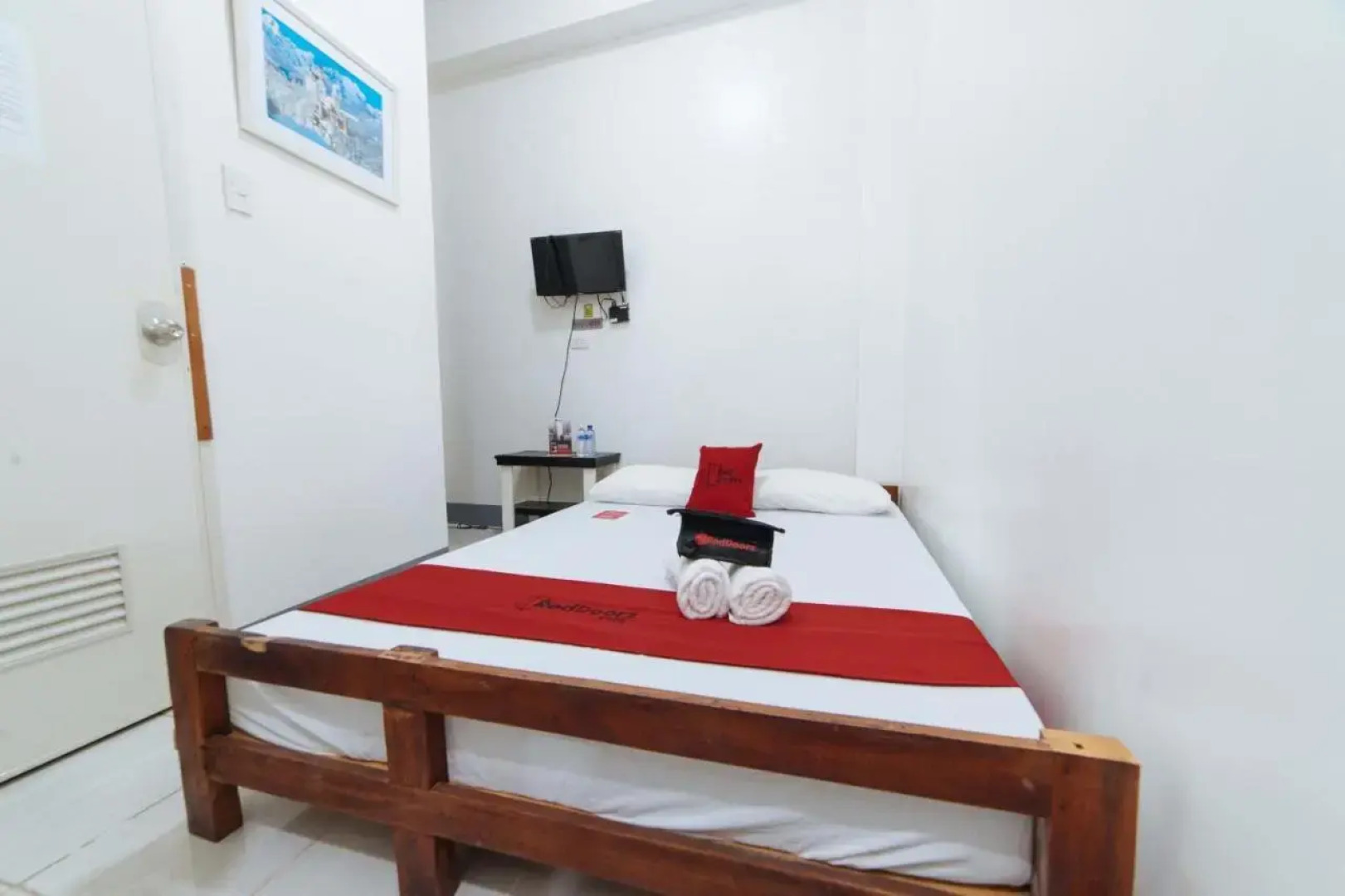 Mark & Marlie Pensionhouse by RedDoorz