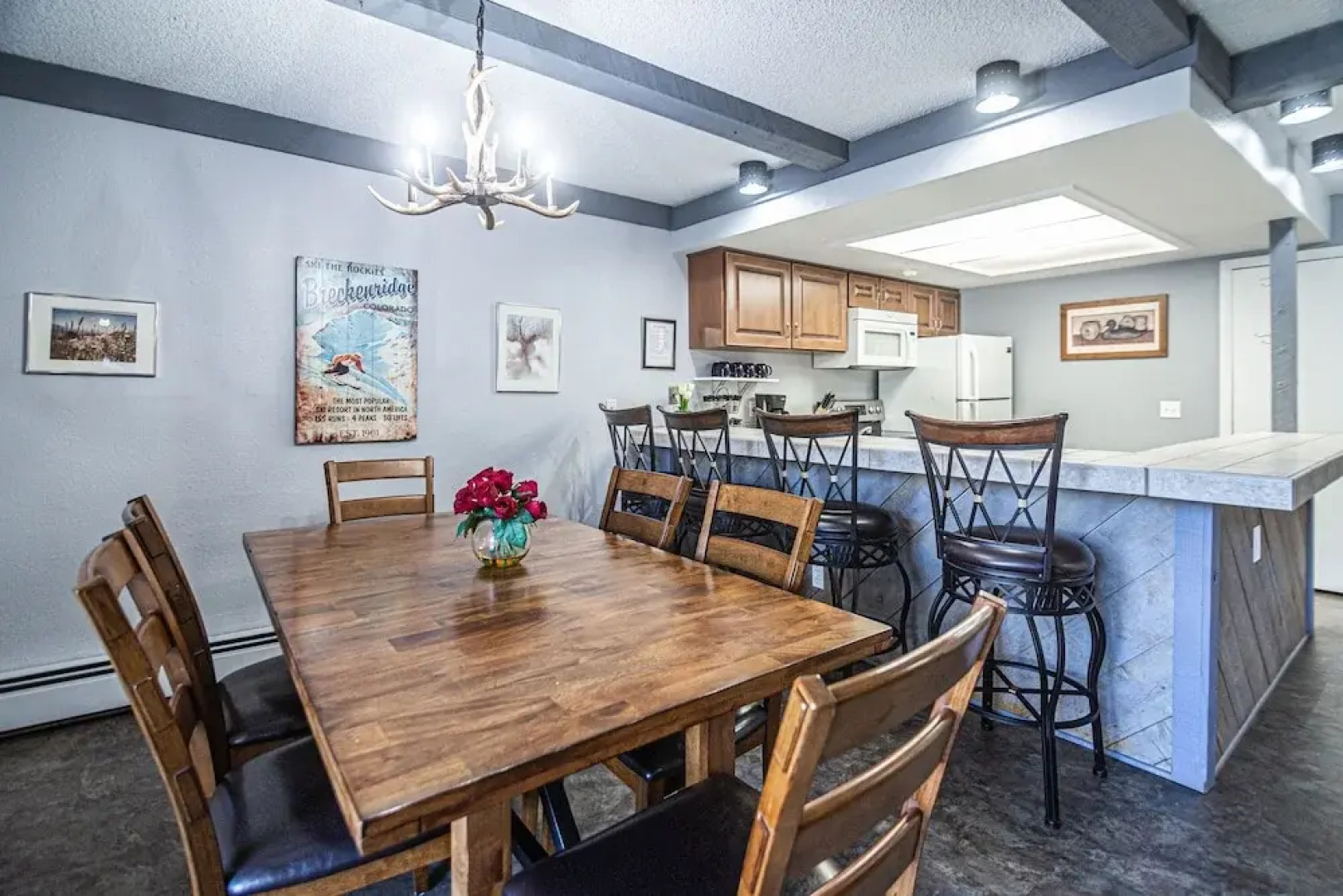 Longbranch 216 2 Bedroom Condo by RedAwning