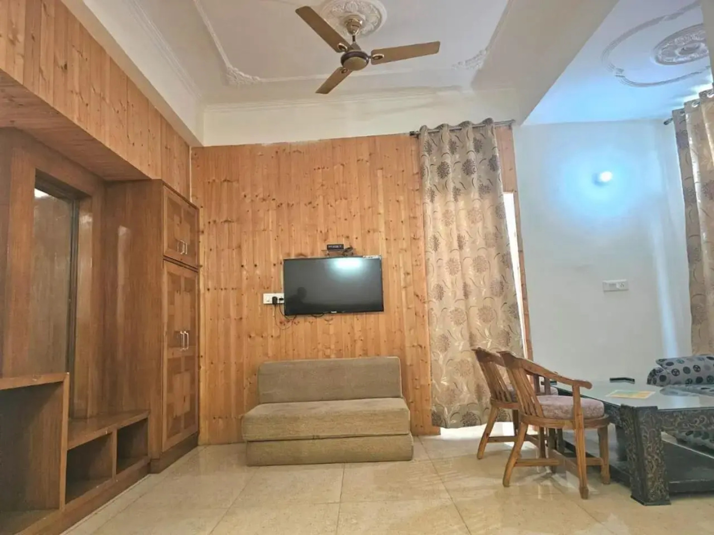 OYO 27648 Kasauli Greens