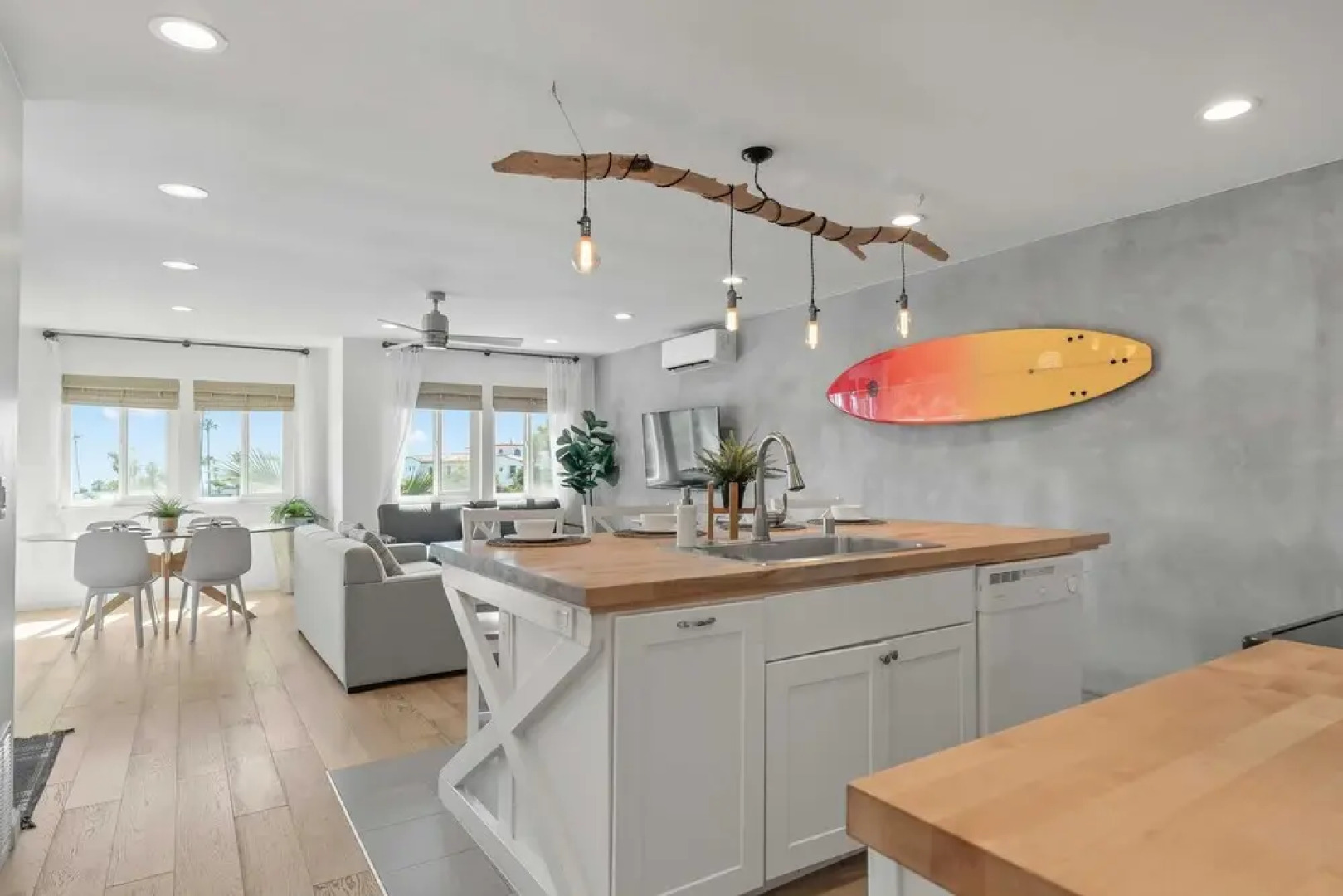 El Camino Surfhouse B by Avantstay Ocean Views & Deck, Near Trestles Beach