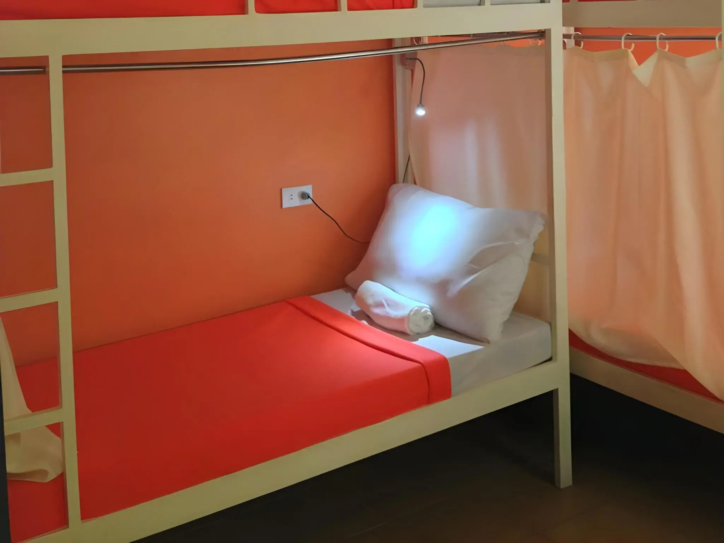 Crossroads Hostel Manila