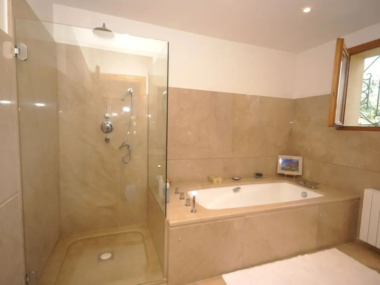 Stunning Villa in Sorgues With Swimming Pool