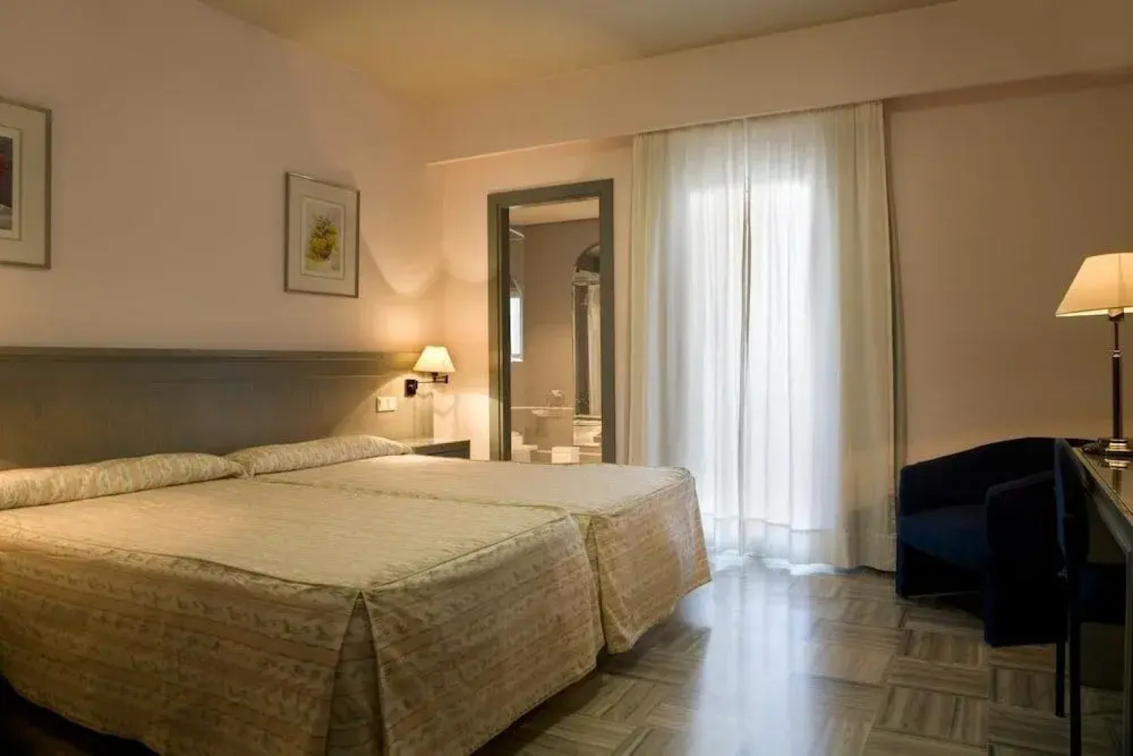 Hotel Abades Manzanil