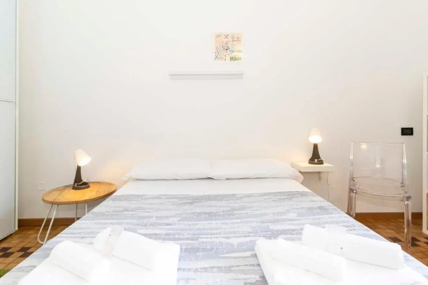 BOOK NOW! Apt x4 a few steps from Valentino's Park