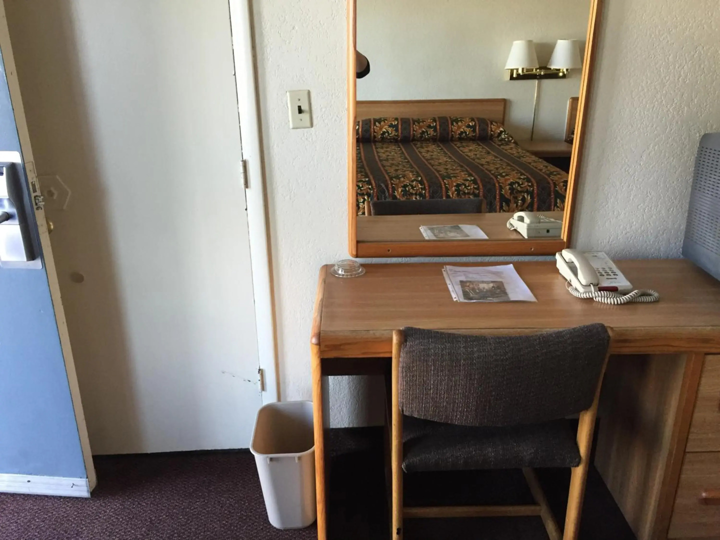 E-Z 8 Motel Phoenix Airporter