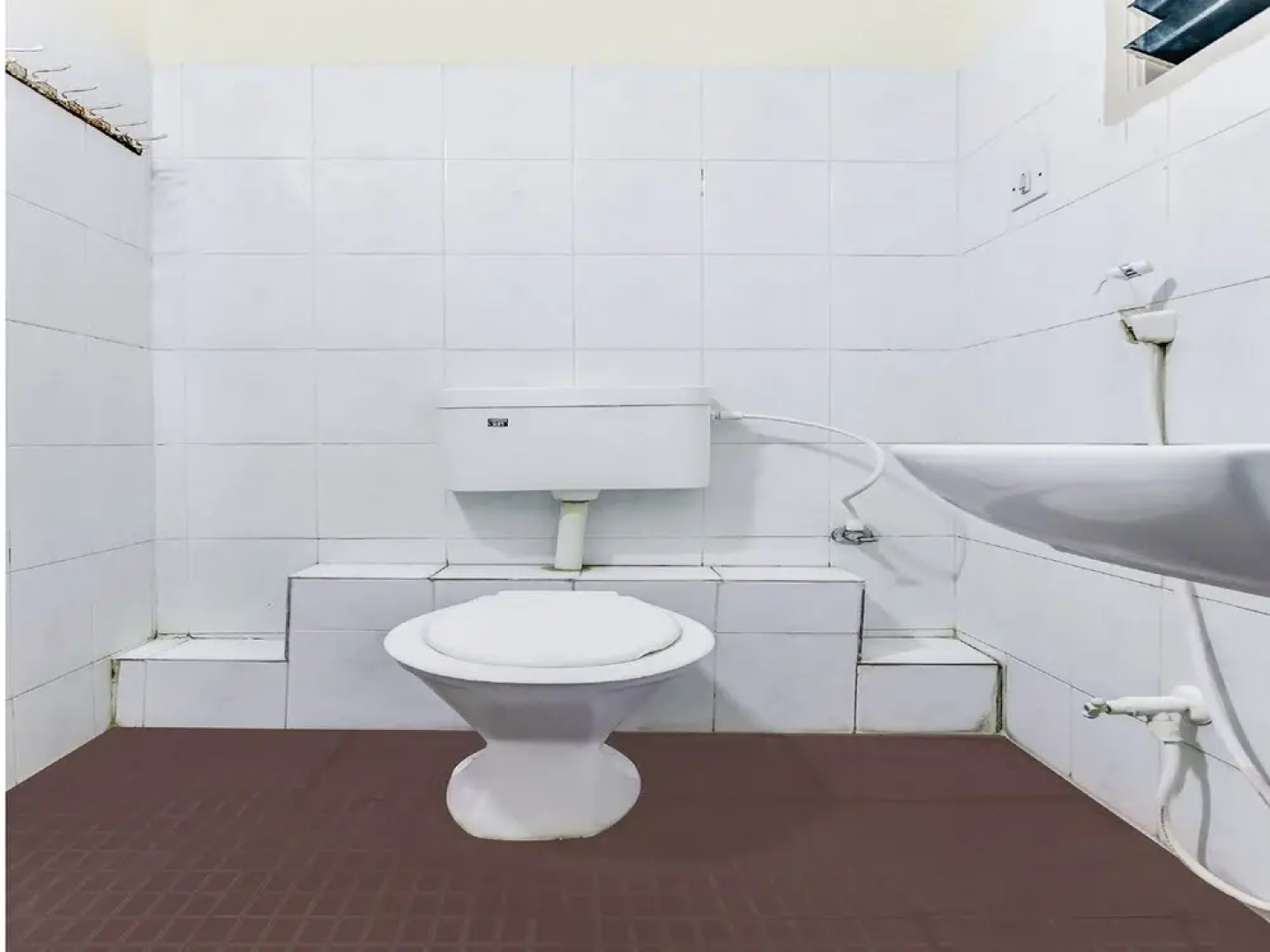 SPOT ON 44268 Shanthi Comforts