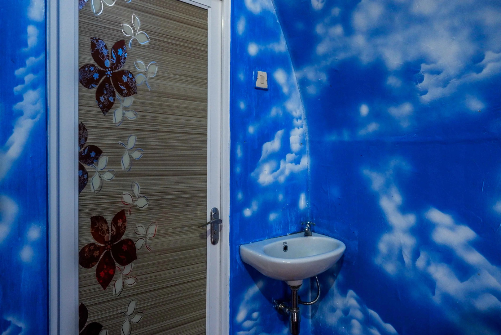 RedDoorz @ Guci Tegal