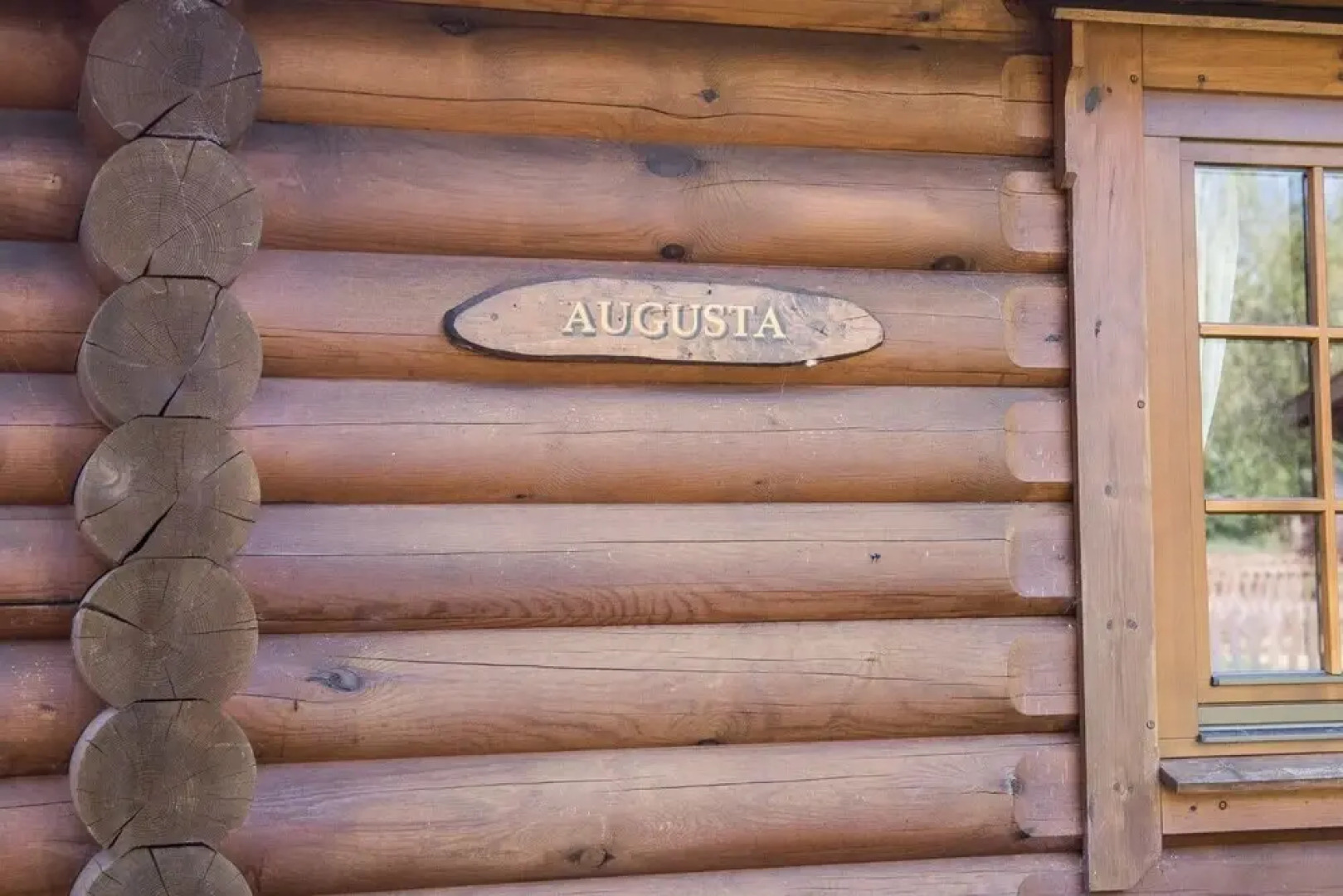 Oak Lodge With Hot Tub, Kingfishers