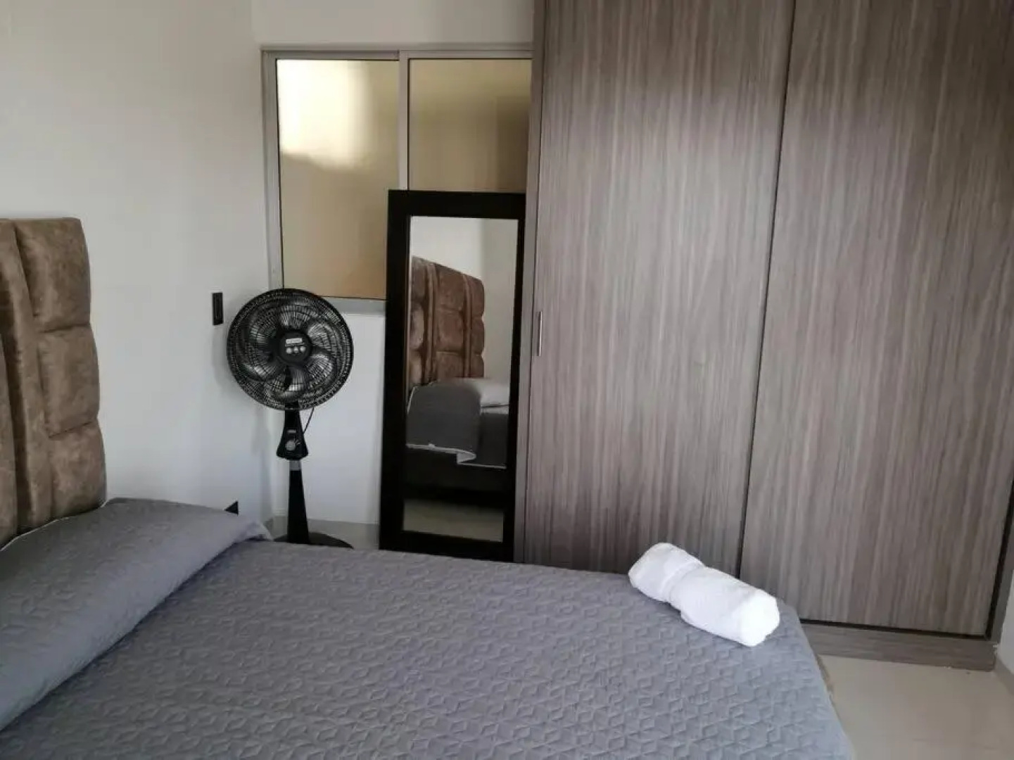 Apartamento de lujo , con linda vista, cuarto piso