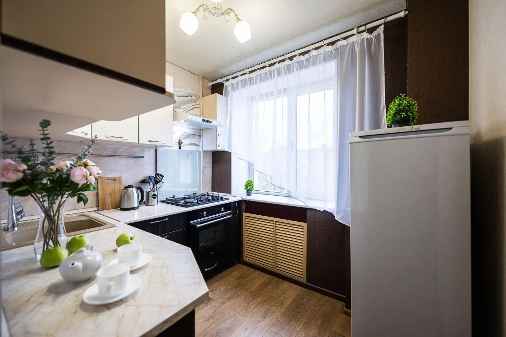 Пять Звезд на улице Сони Кривой 55