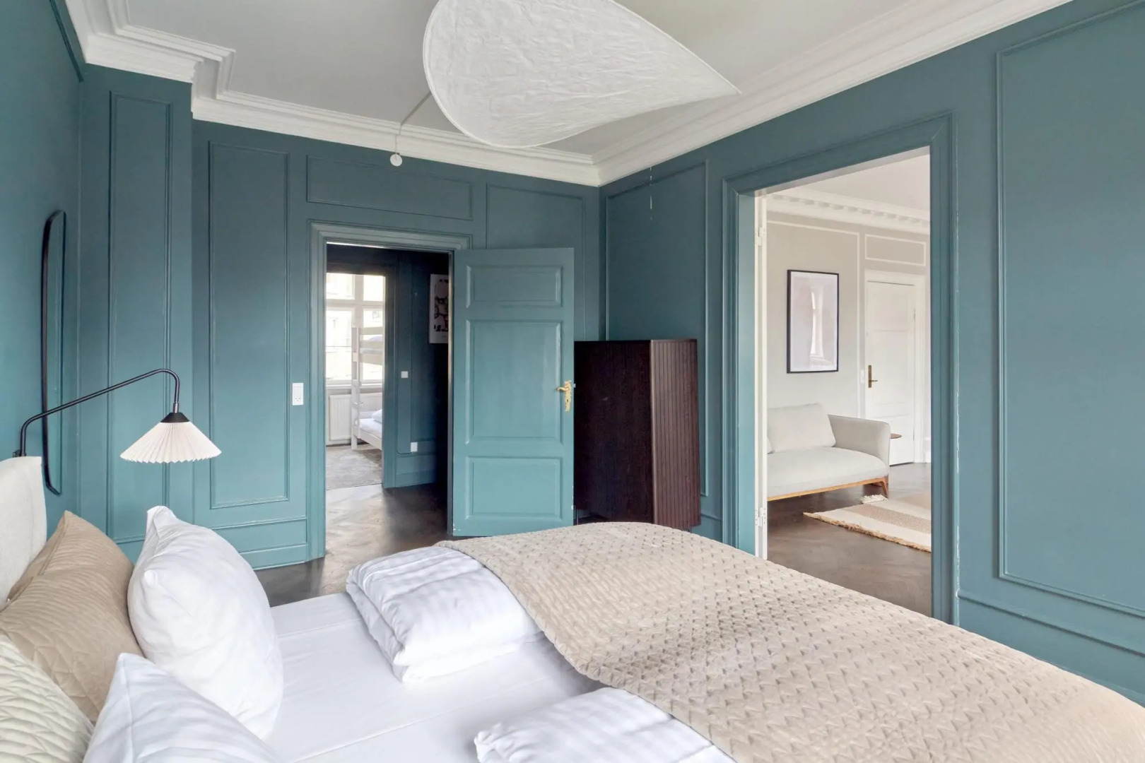 4br, Balcony, Extreme Location and Designer Apt